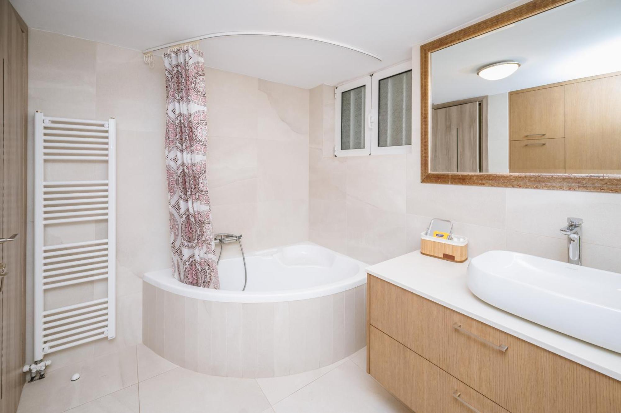 Brand New Family House Est. 2023 Apartment Heraklion  Bagian luar foto