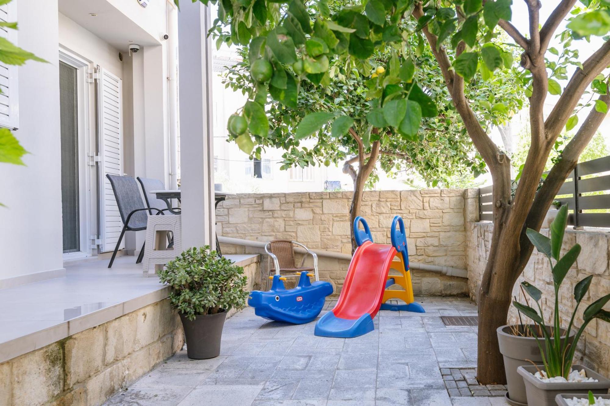 Brand New Family House Est. 2023 Apartment Heraklion  Bagian luar foto